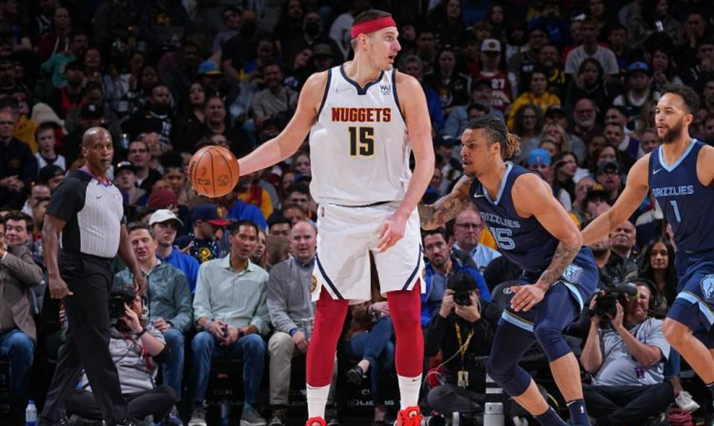  c罗在掘金比赛中关键助攻,逆转引发热议的是谁 